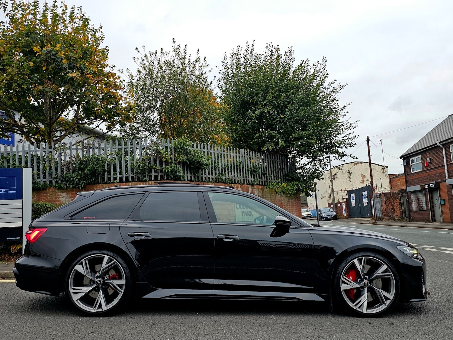 Used Audi RS6 2023 for sale - 76317701: Photo 11