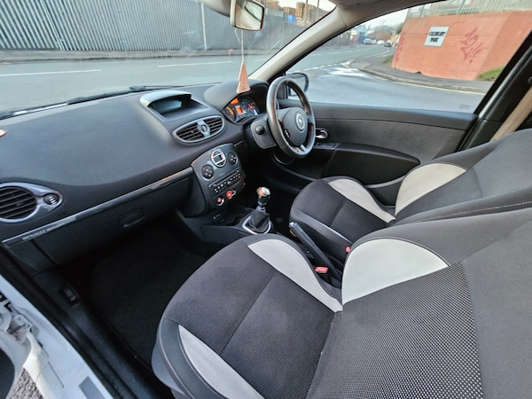 Used Renault Clio 2010 for sale - 73821569: Photo 13
