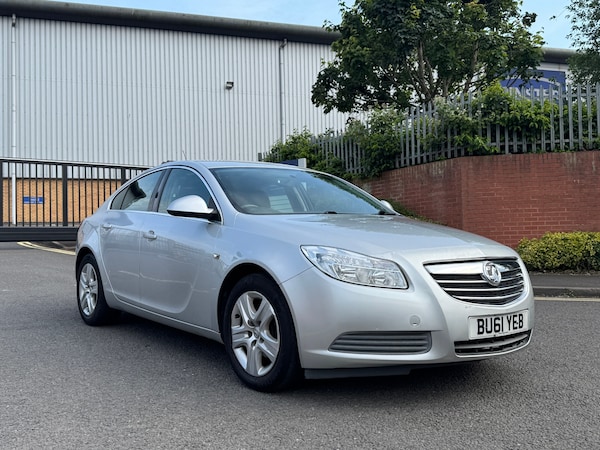 Used Vauxhall Insignia 2011 for sale - 74974707: Photo 2