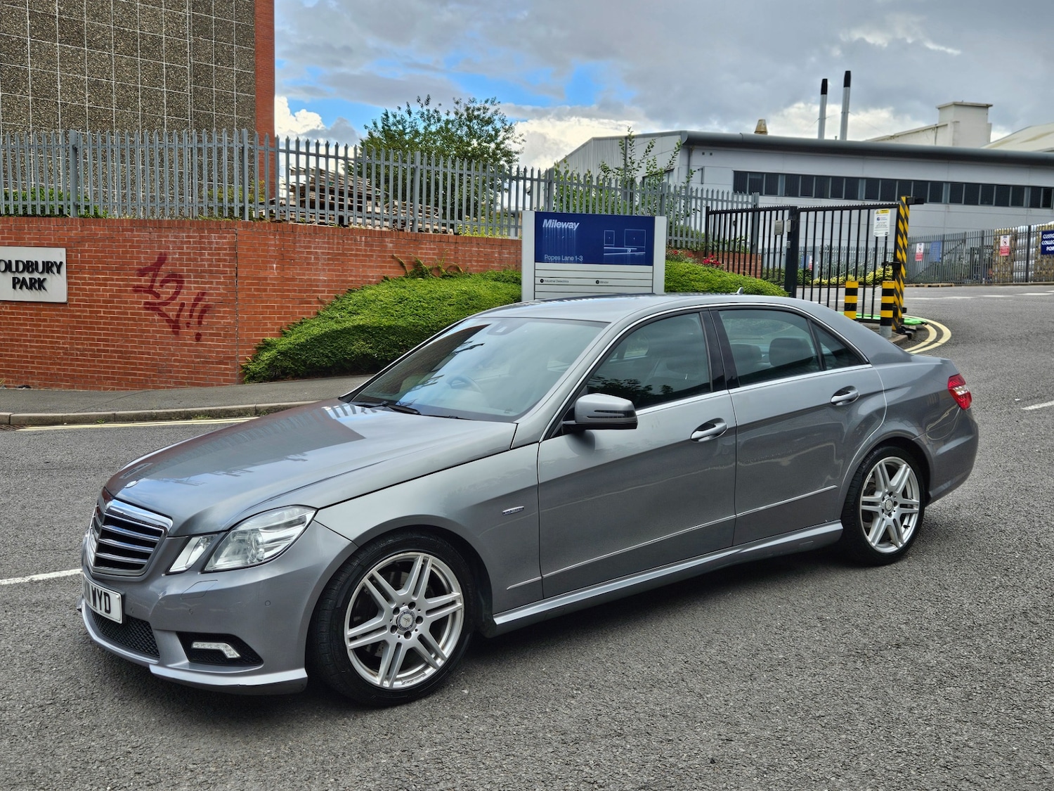 Used Mercedes-Benz E Class 2011 for sale - 77008927: Photo 10