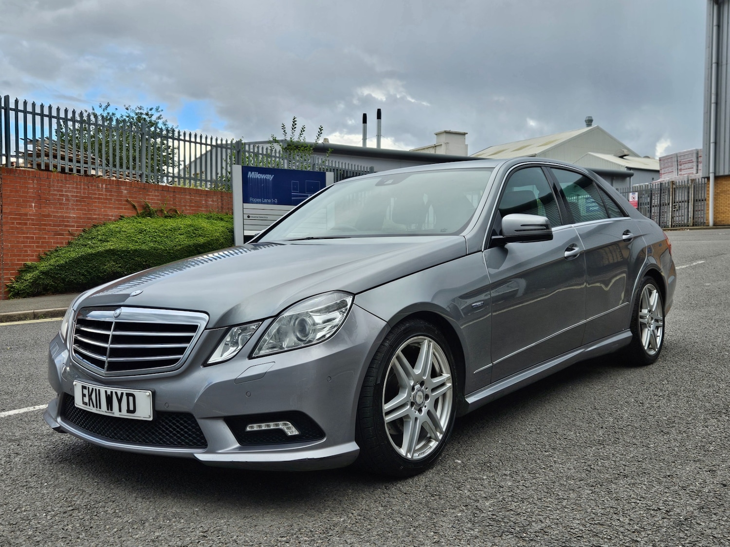 Used Mercedes-Benz E Class 2011 for sale - 77008927: Photo 12