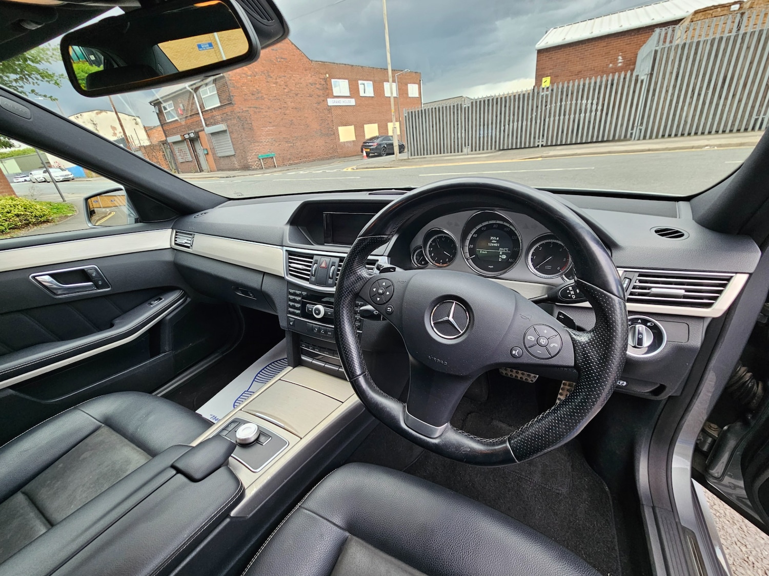 Used Mercedes-Benz E Class 2011 for sale - 77008927: Photo 13