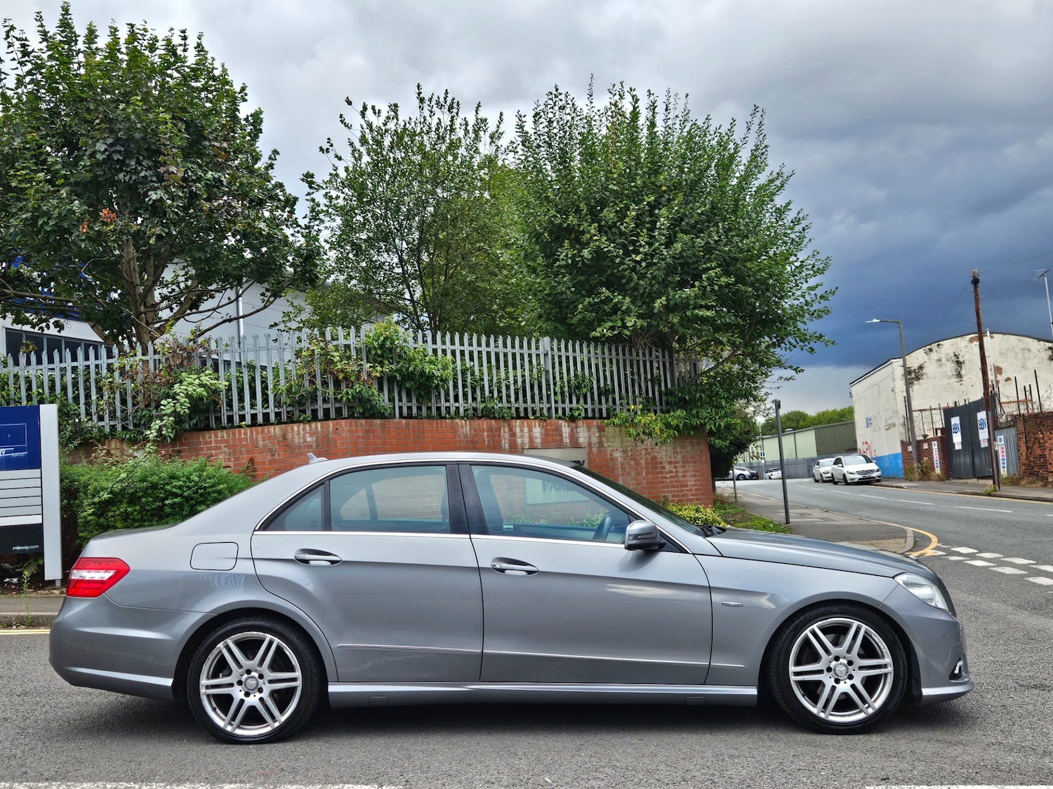 Used Mercedes-Benz E Class 2011 for sale - 77008927: Photo 5