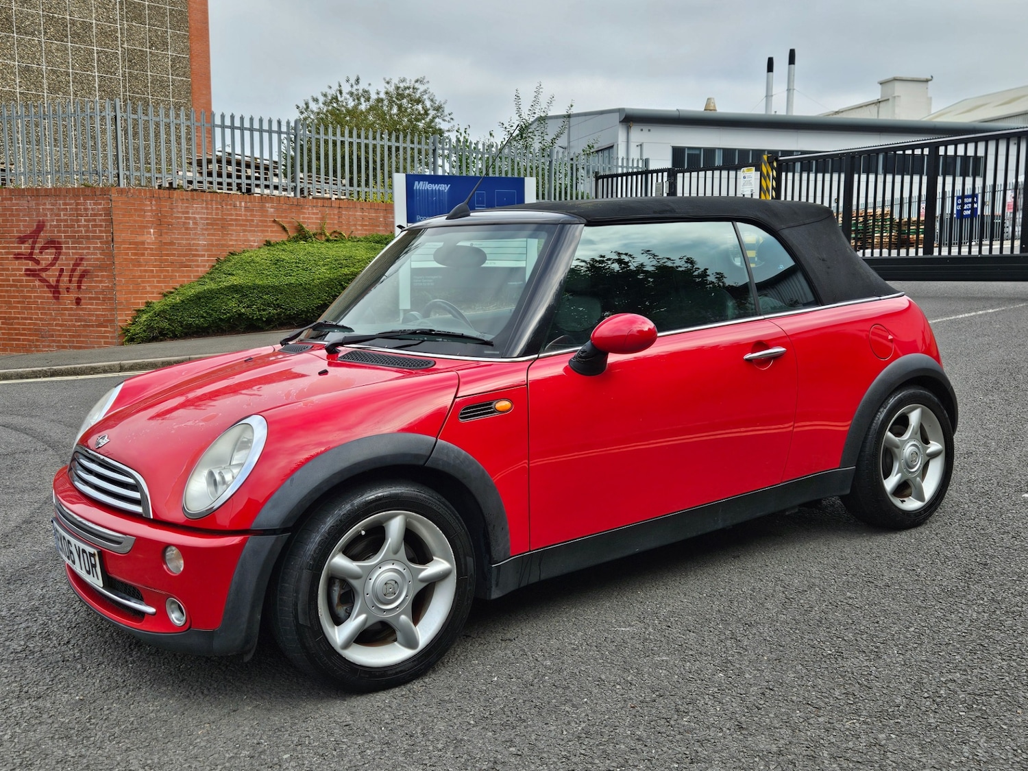 Used MINI Convertible 2006 for sale - 76248439: Photo 12