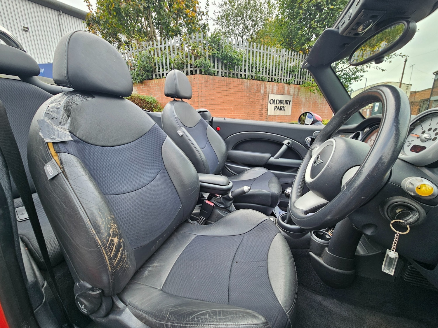 Used MINI Convertible 2006 for sale - 76248439: Photo 15