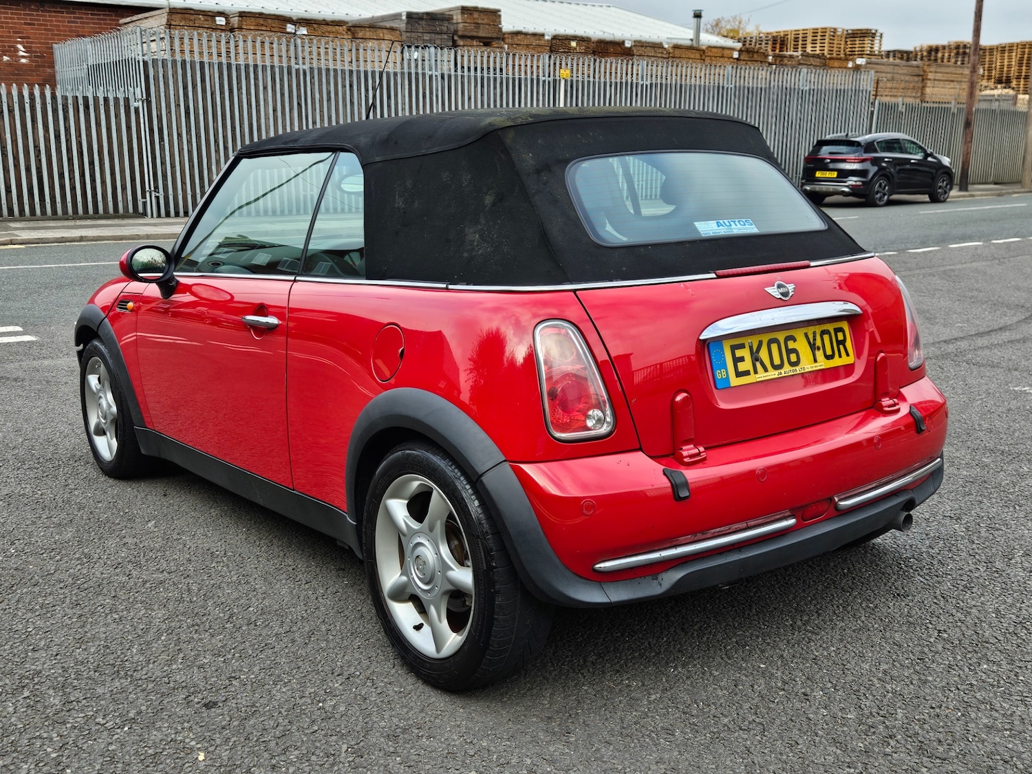 Used MINI Convertible 2006 for sale - 76248439: Photo 9