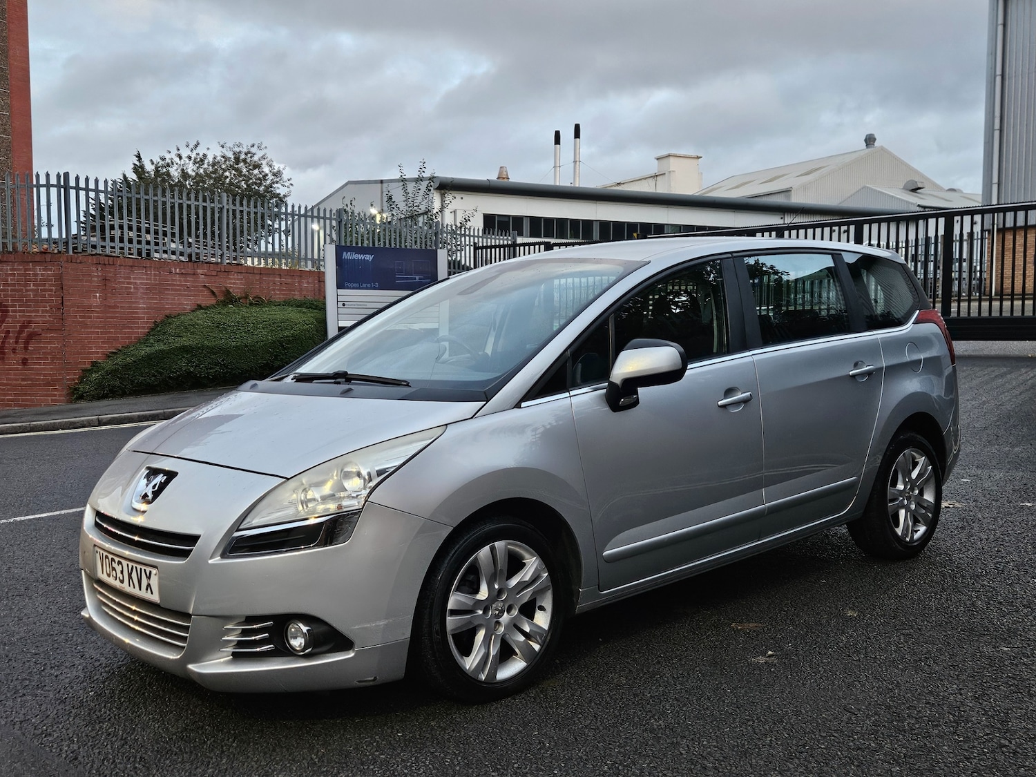 Used Peugeot 5008 2013 for sale - 76381488: Photo 10