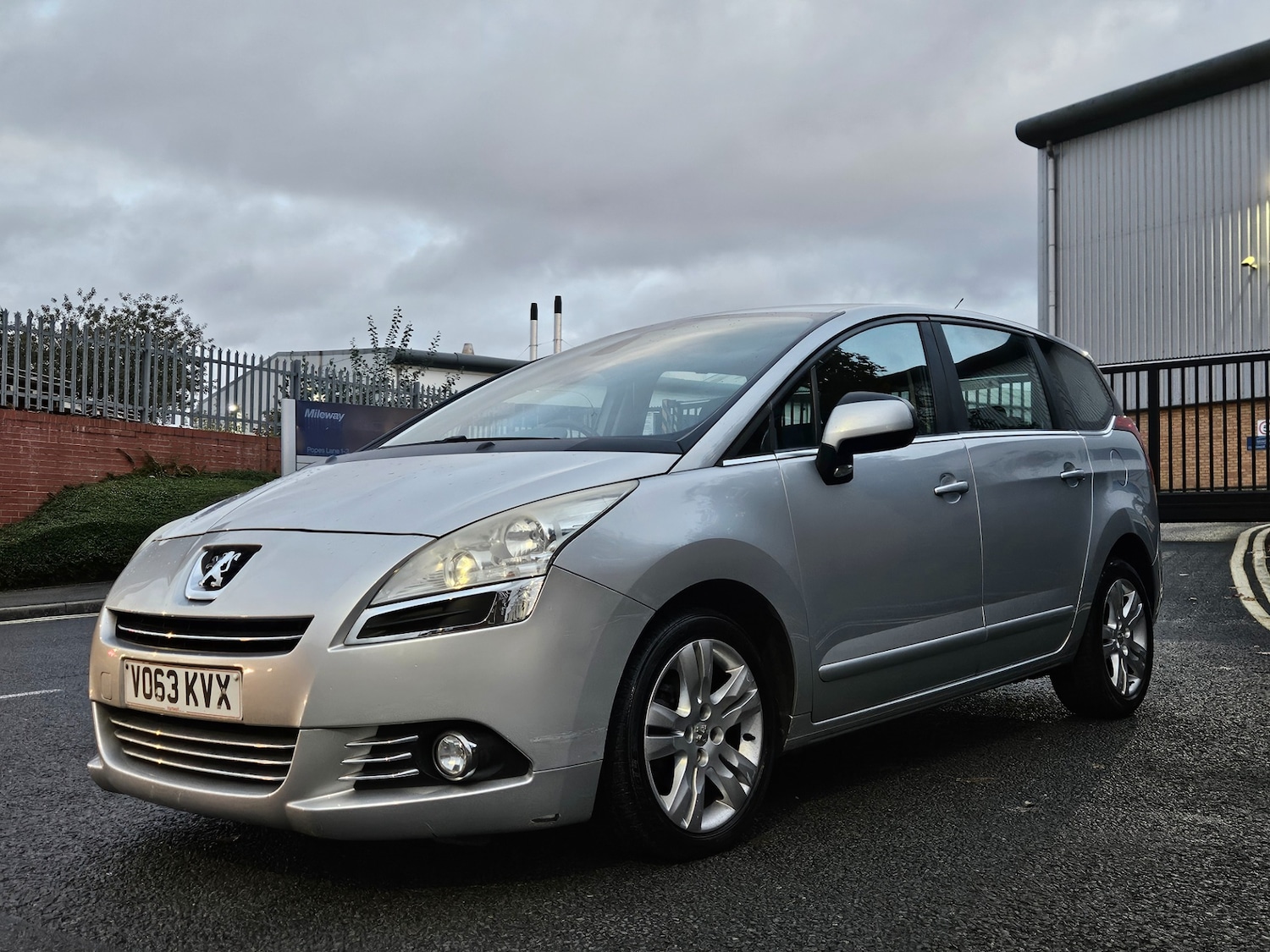 Used Peugeot 5008 2013 for sale - 76381488: Photo 11