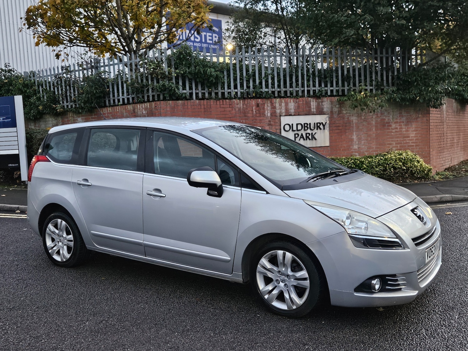 Used Peugeot 5008 2013 for sale - 76381488: Photo 3