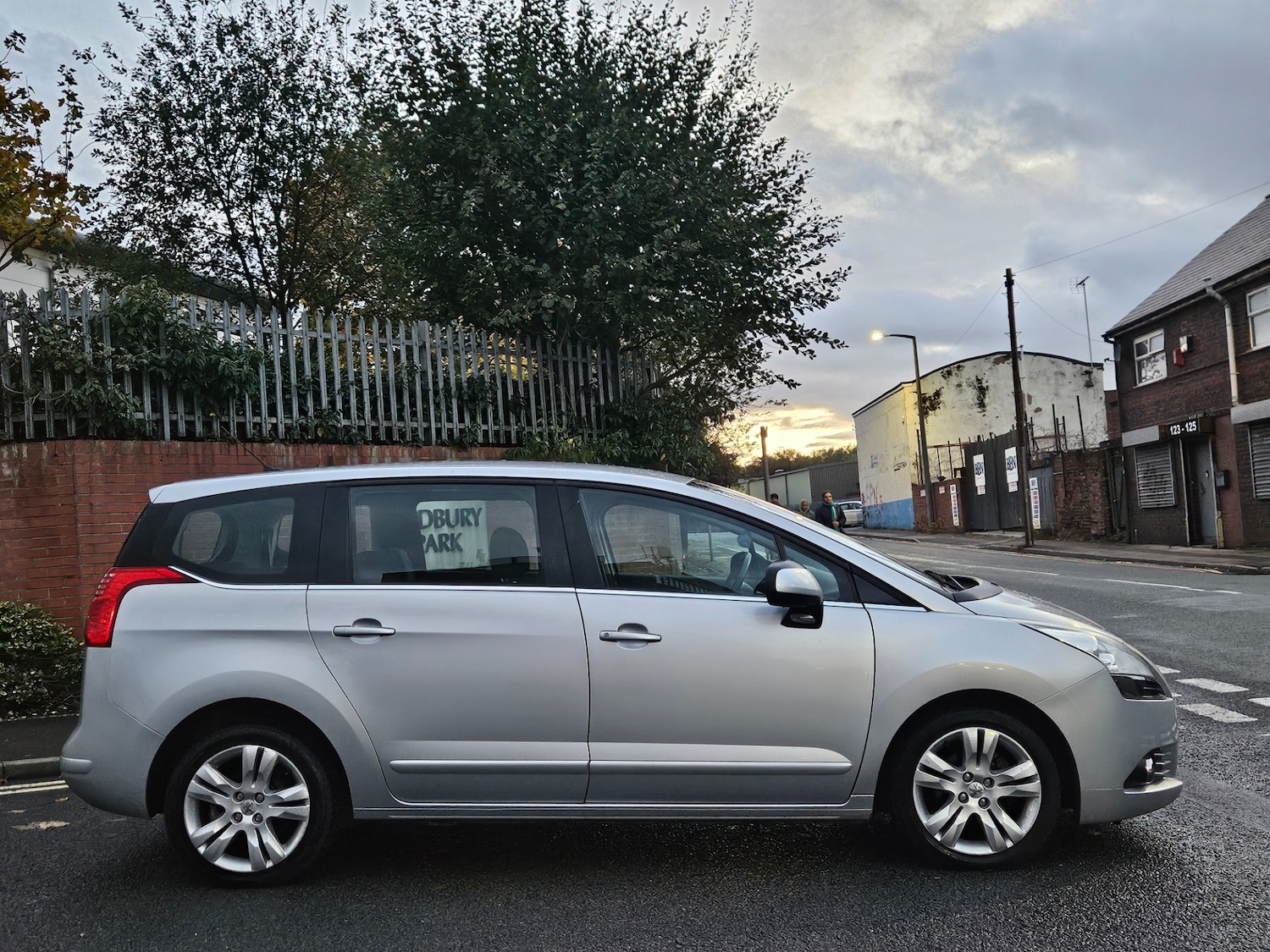 Used Peugeot 5008 2013 for sale - 76381488: Photo 4
