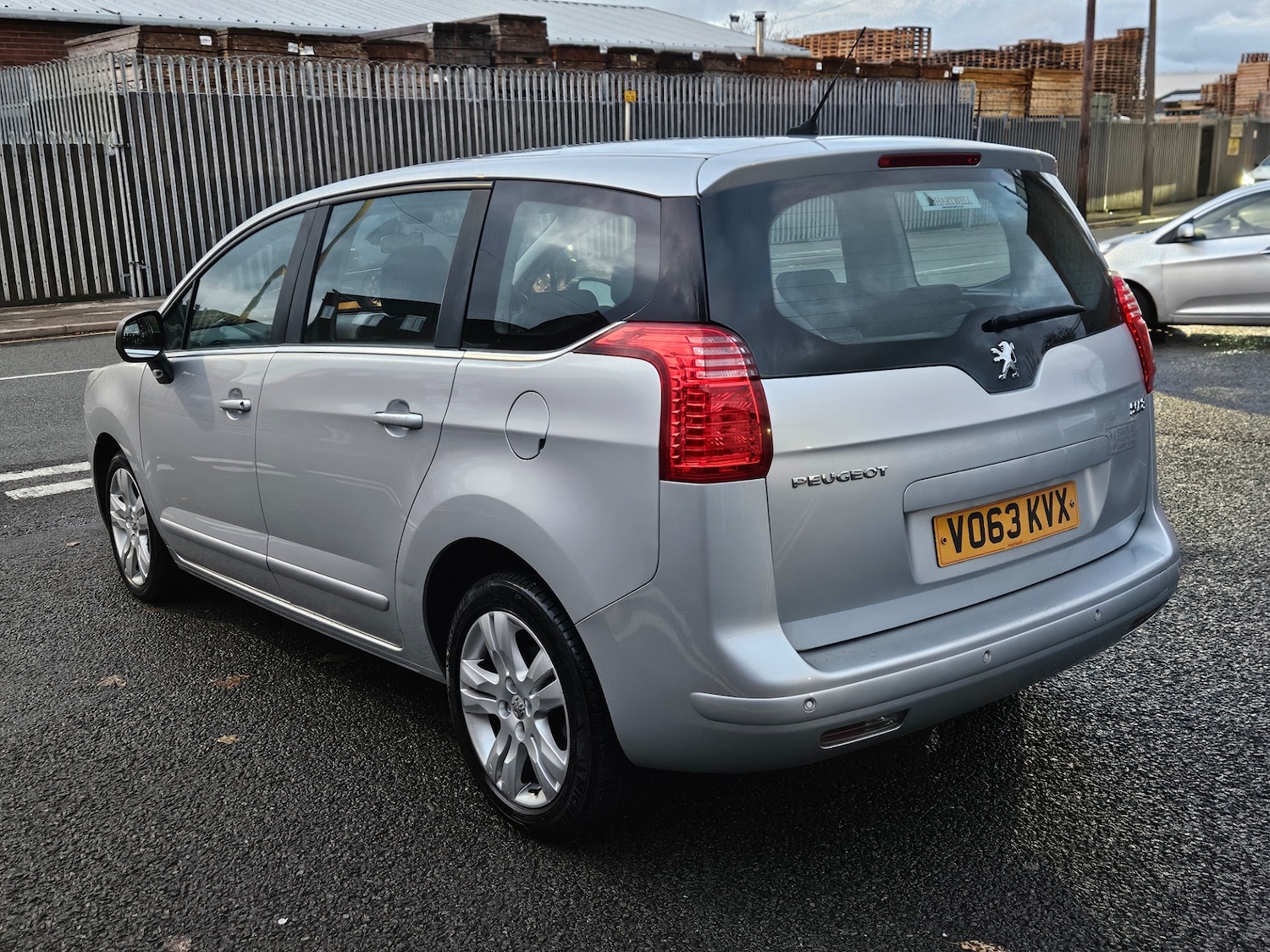 Used Peugeot 5008 2013 for sale - 76381488: Photo 7
