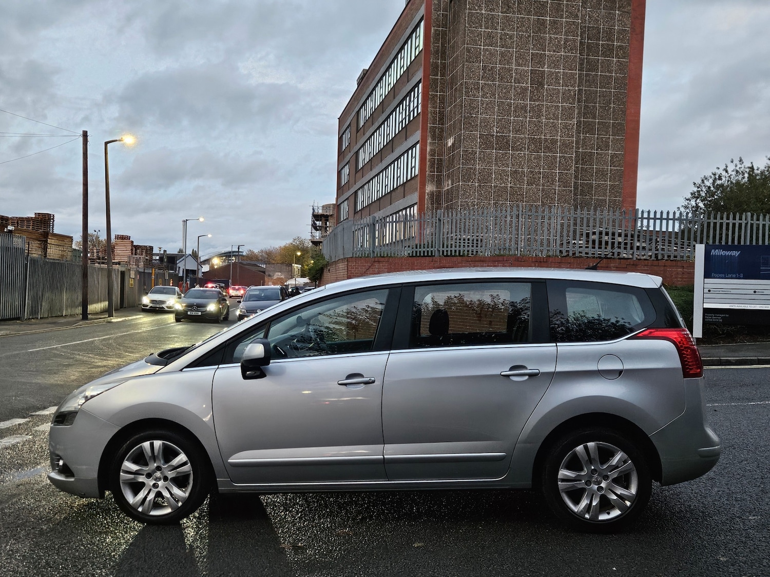 Used Peugeot 5008 2013 for sale - 76381488: Photo 8