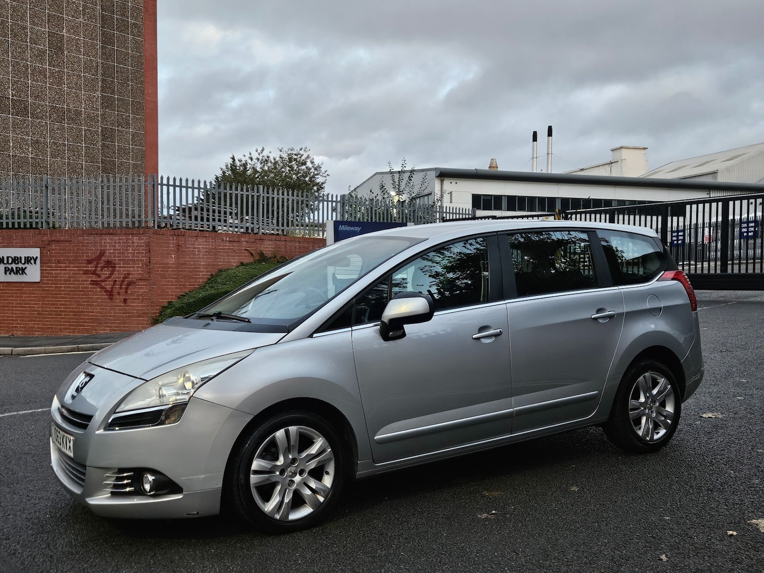 Used Peugeot 5008 2013 for sale - 76381488: Photo 9