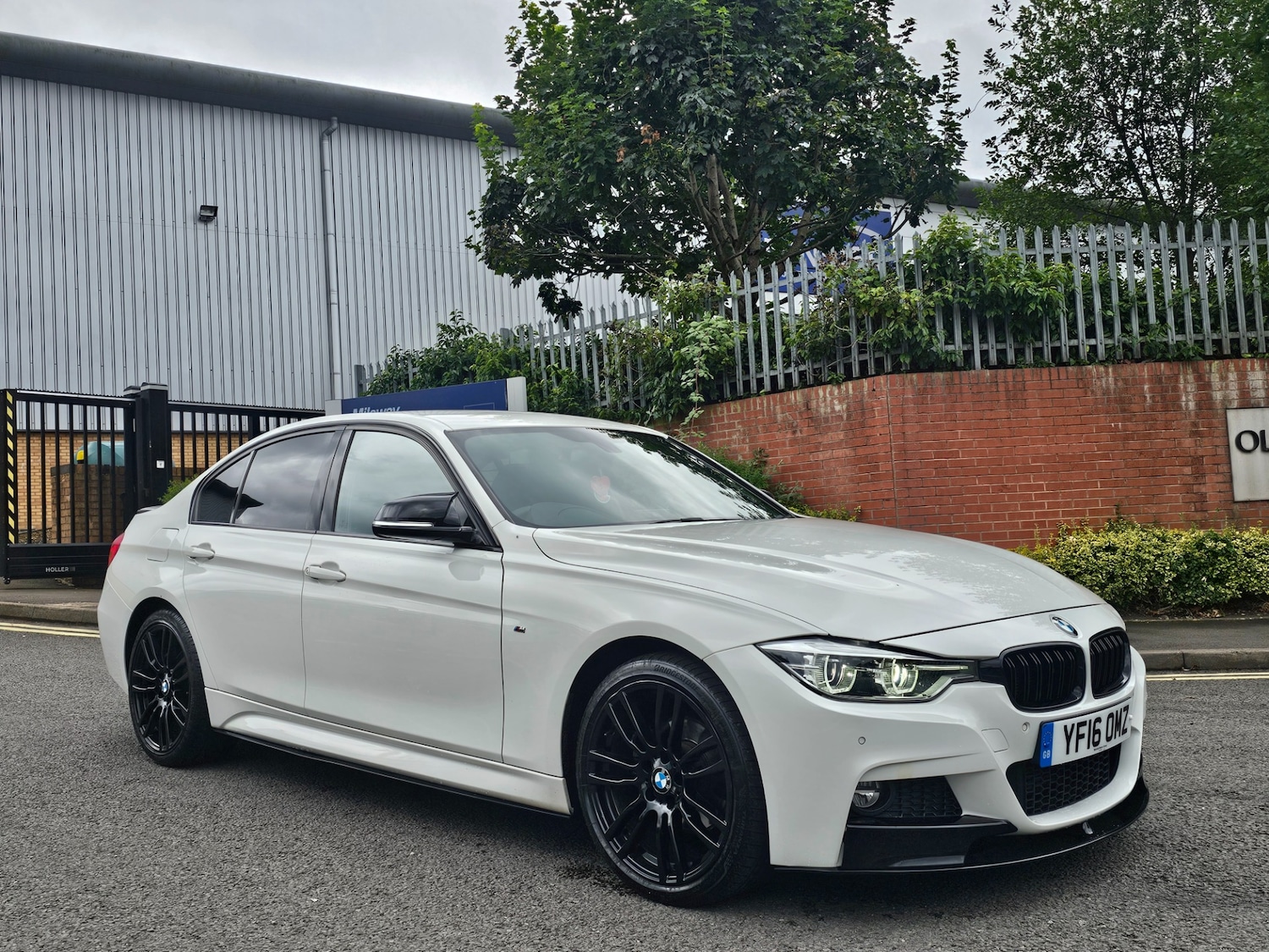 Used BMW 3 Series 2016 for sale - 76486475: Photo 2