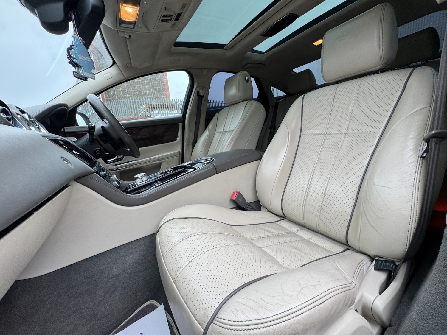 Used Jaguar XJ 2010 for sale - 77736974: Photo 15