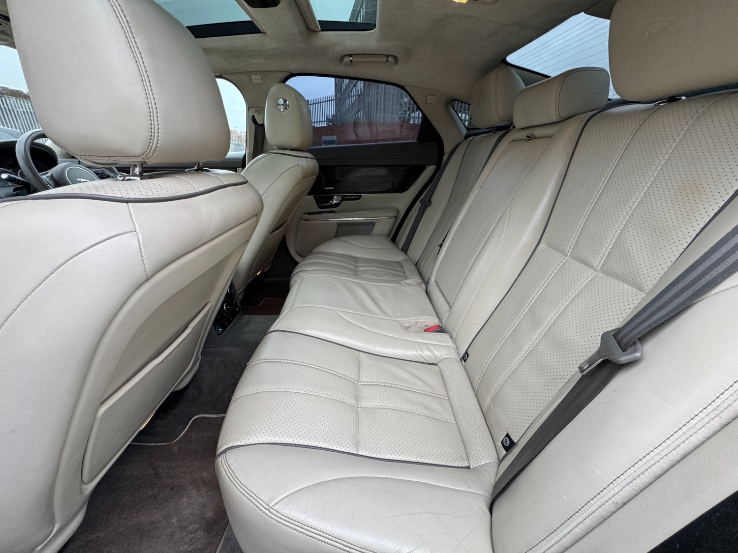 Used Jaguar XJ 2010 for sale - 77736974: Photo 16