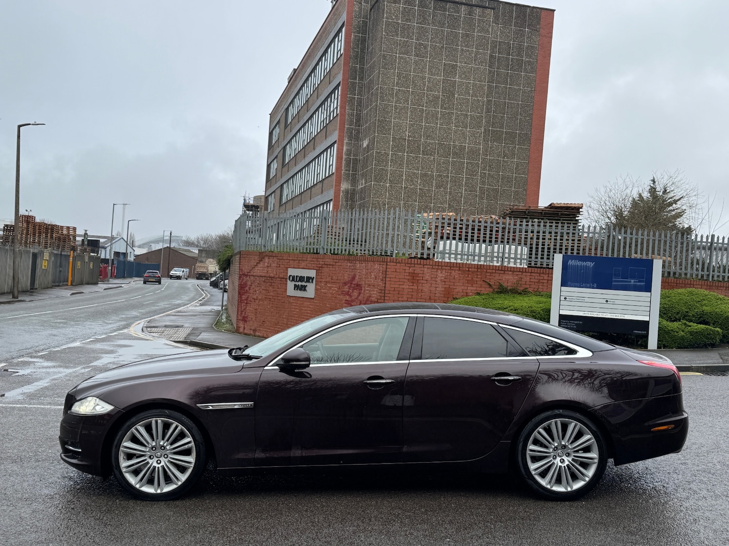 Used Jaguar XJ 2010 for sale - 77736974: Photo 9