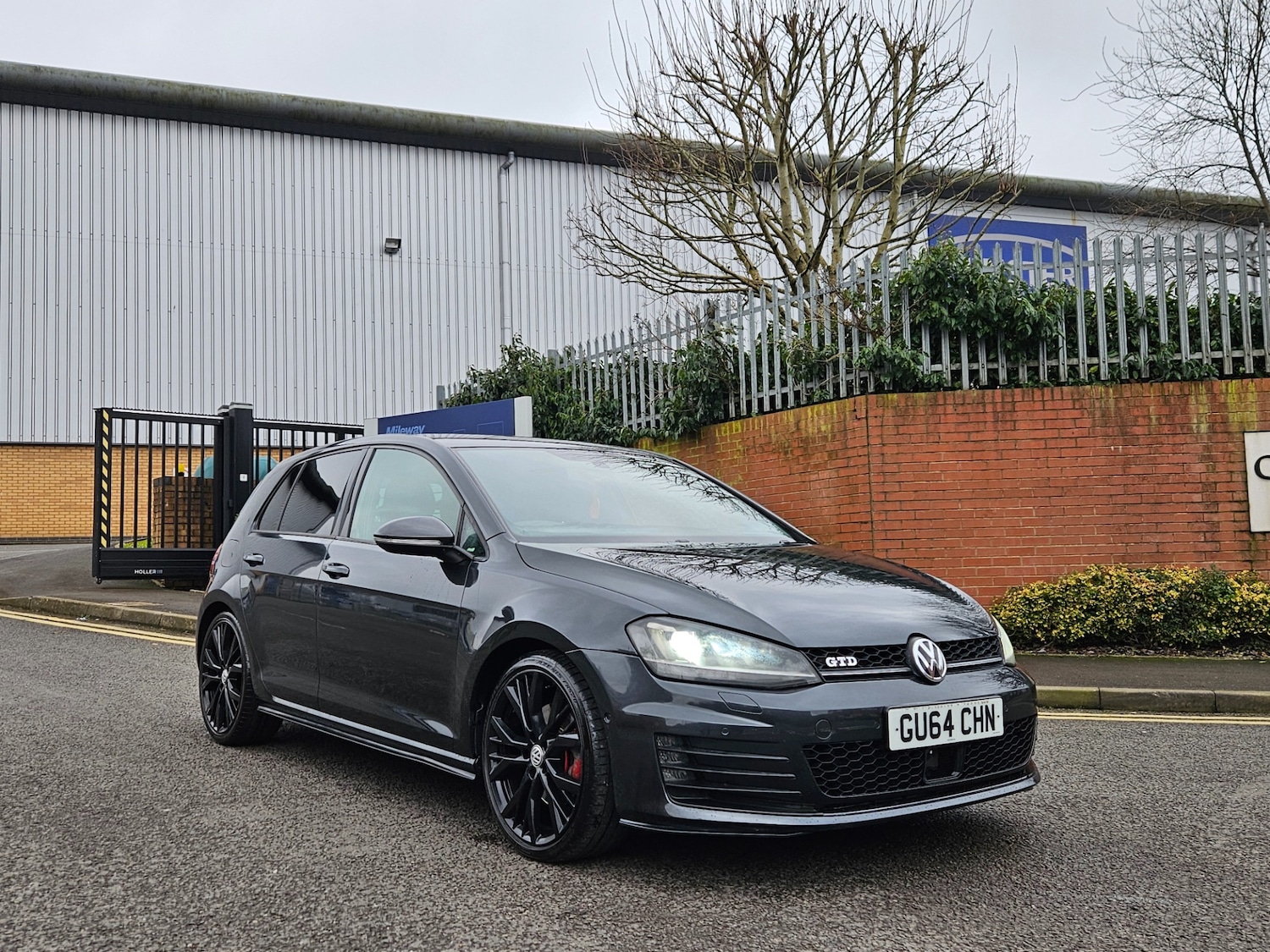 Used Volkswagen Golf 2014 for sale - 77470216: Photo 2