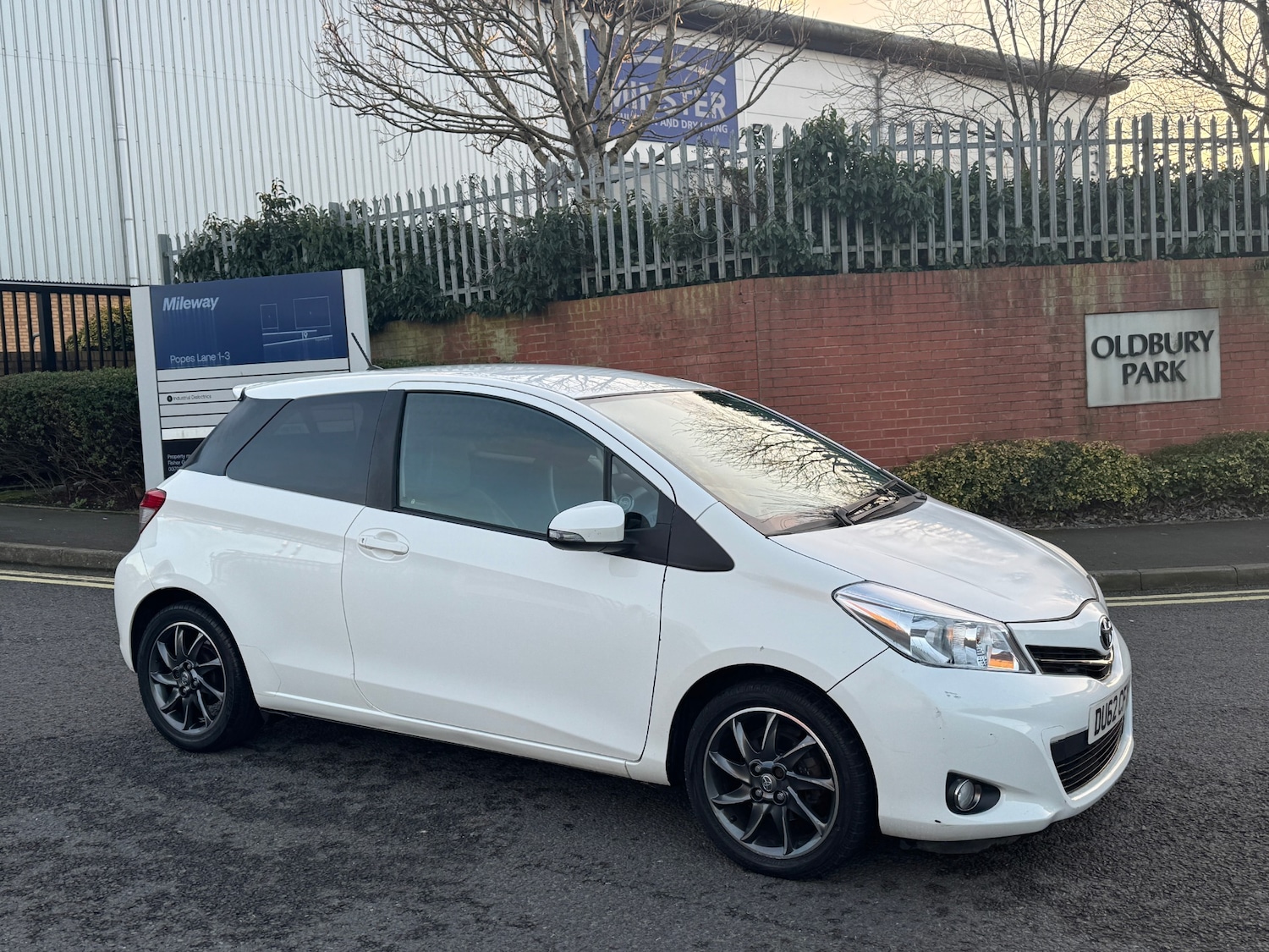 Used Toyota Yaris 2012 for sale - 77061703: Photo 3