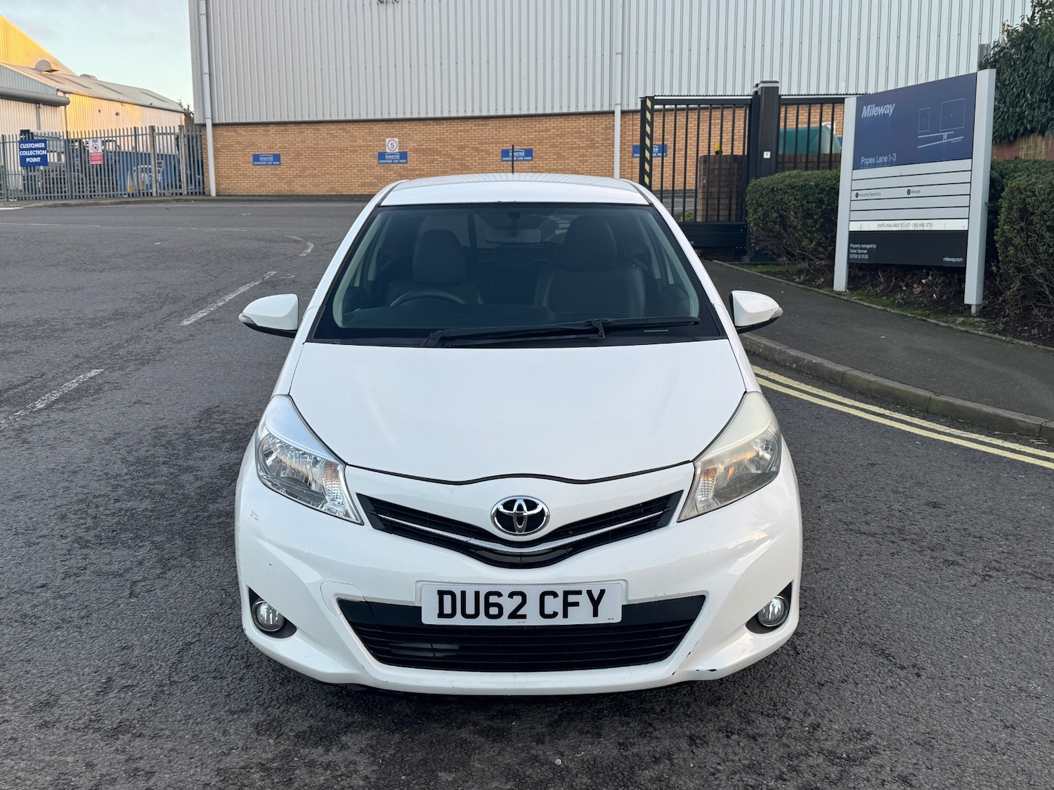 Used Toyota Yaris 2012 for sale - 77061703: Photo 4