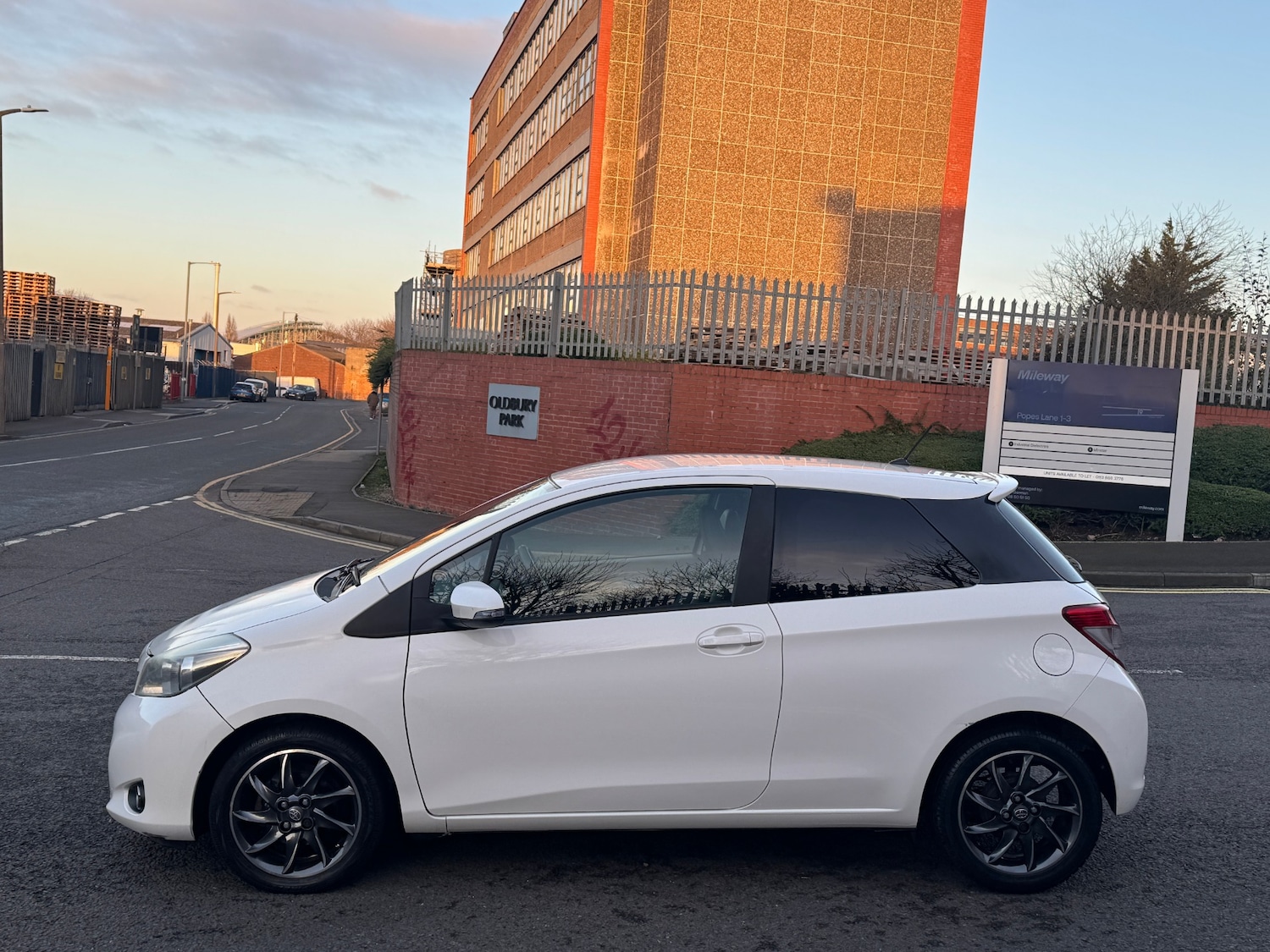 Used Toyota Yaris 2012 for sale - 77061703: Photo 9