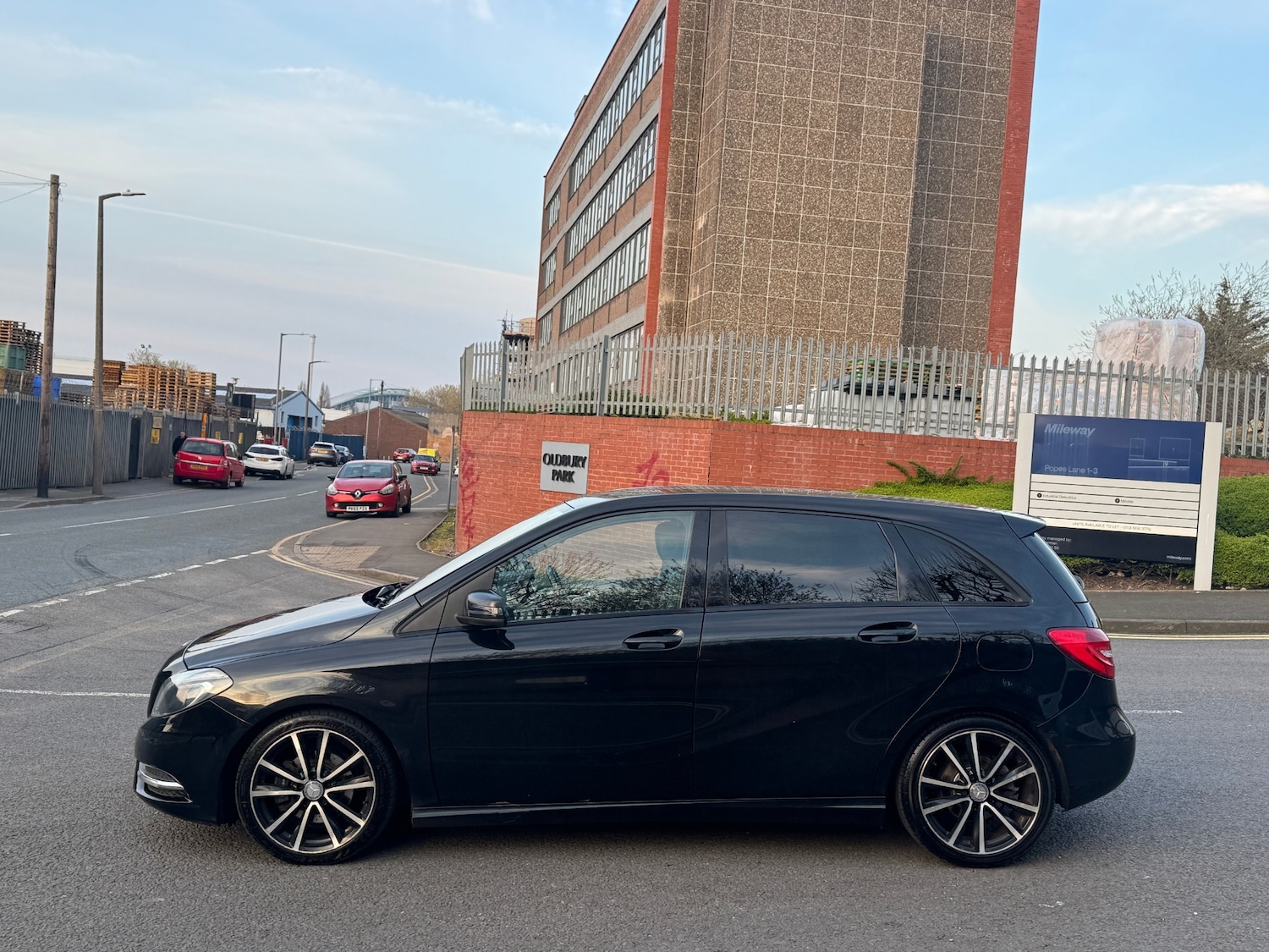 Used Mercedes-Benz B Class 2014 for sale - 77979969: Photo 9