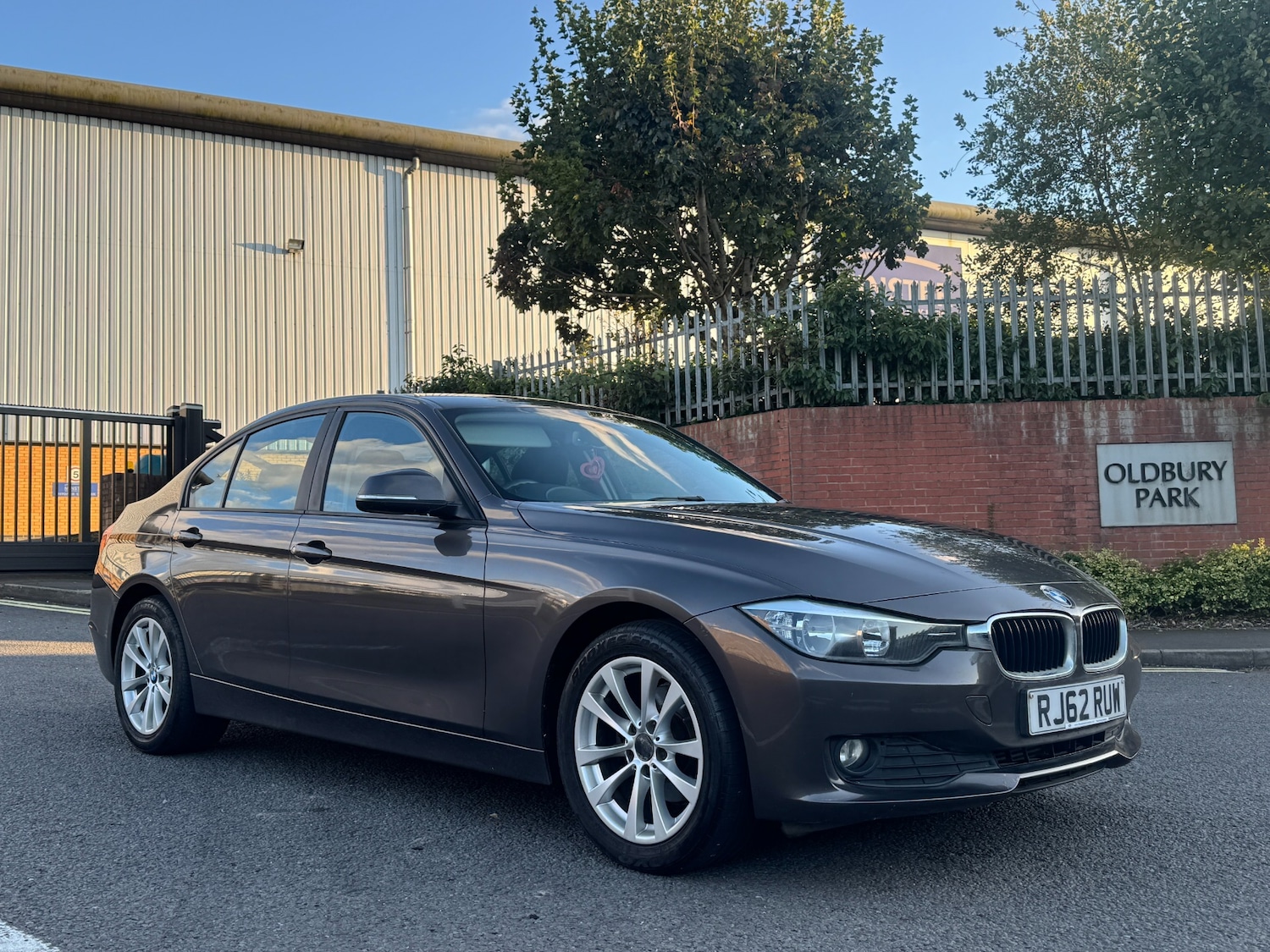Used BMW 3 Series 2012 for sale - 76070672: Photo 2