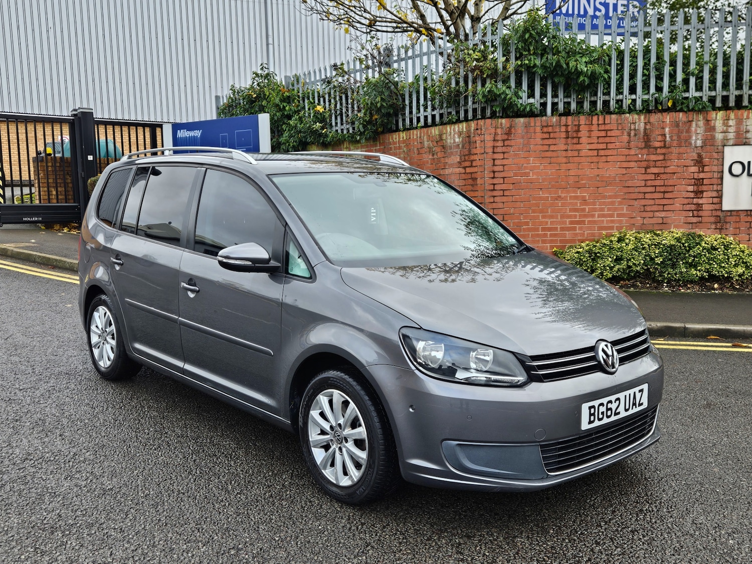 Used Volkswagen Touran 2012 for sale - 76419769: Photo 1