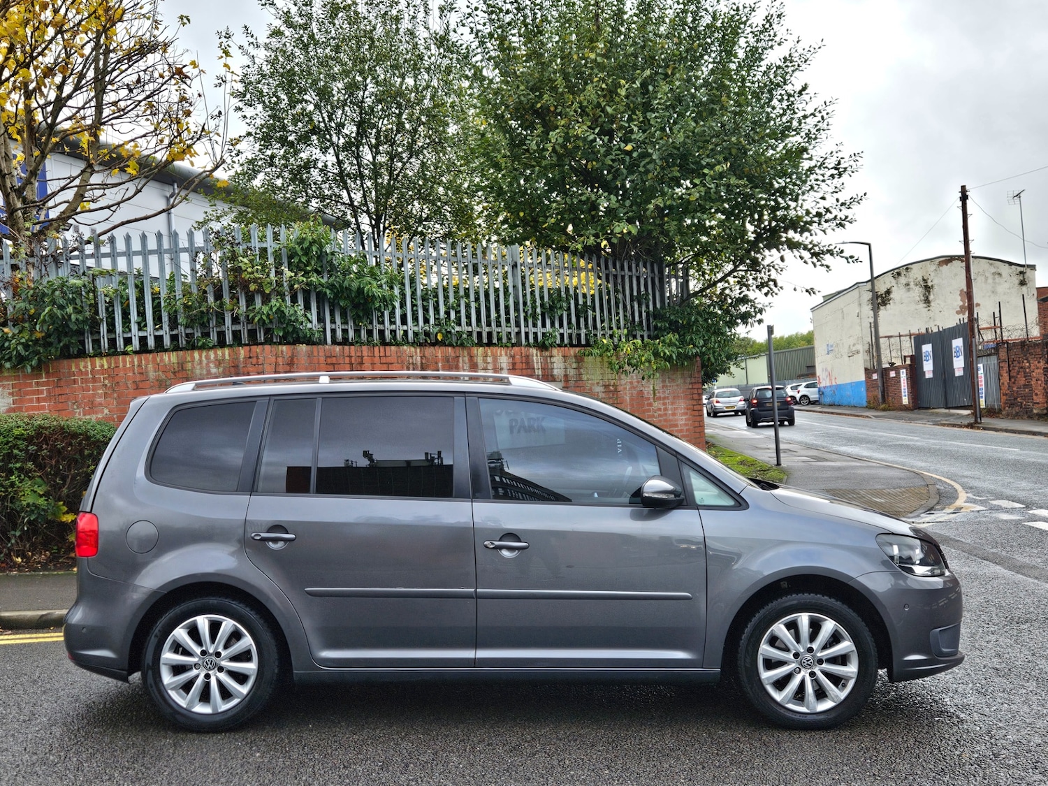 Used Volkswagen Touran 2012 for sale - 76419769: Photo 4