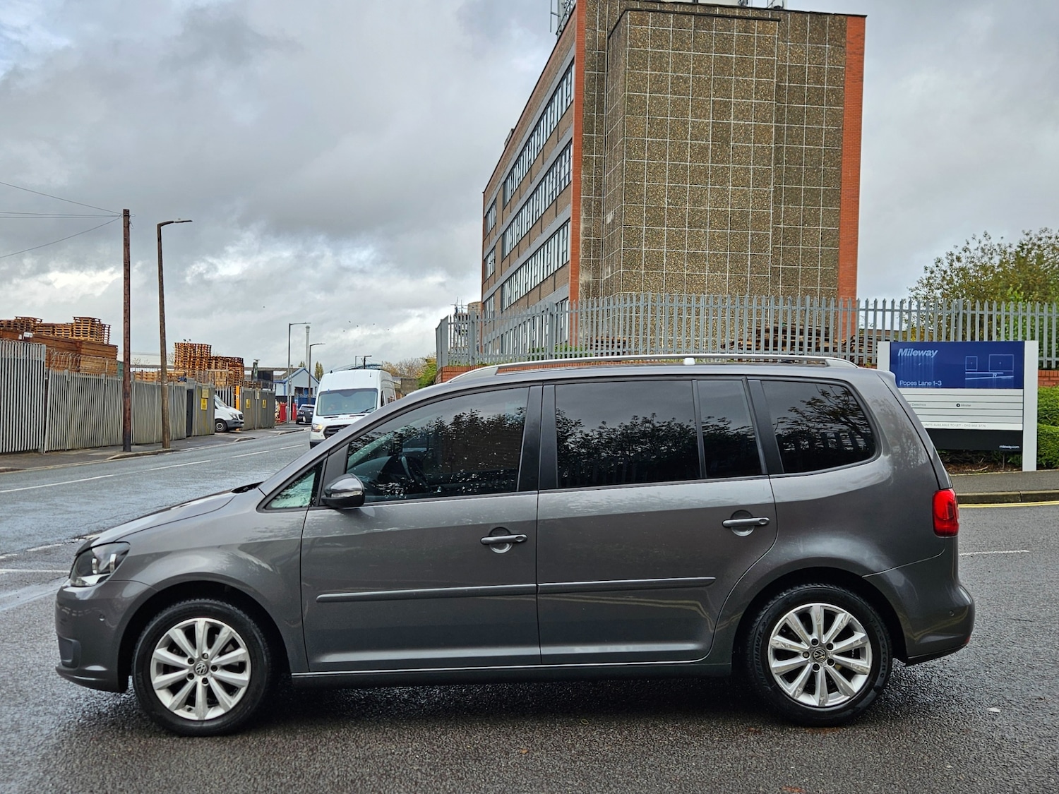 Used Volkswagen Touran 2012 for sale - 76419769: Photo 8