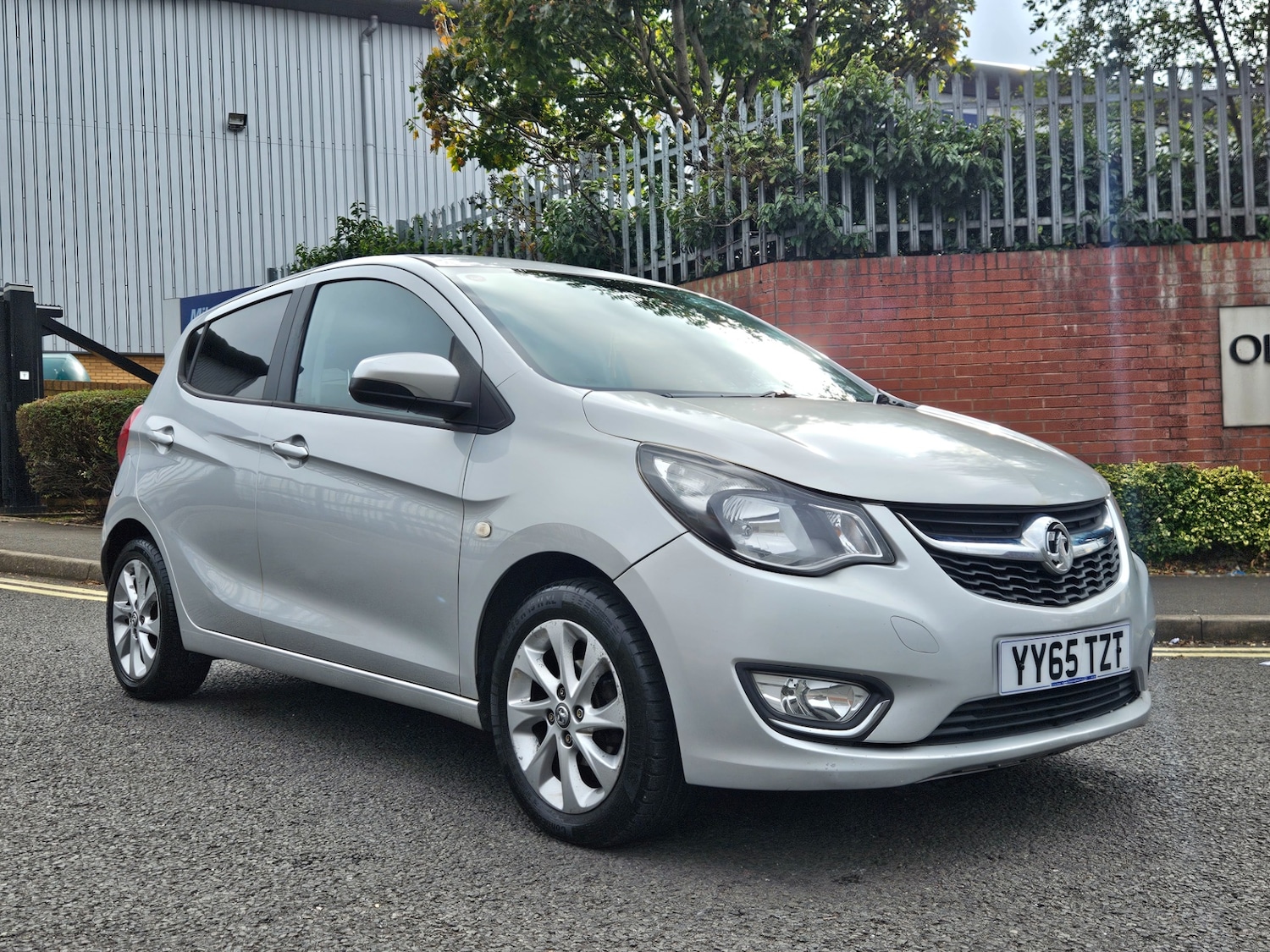 Used Vauxhall Viva 2015 for sale - 76248440: Photo 2