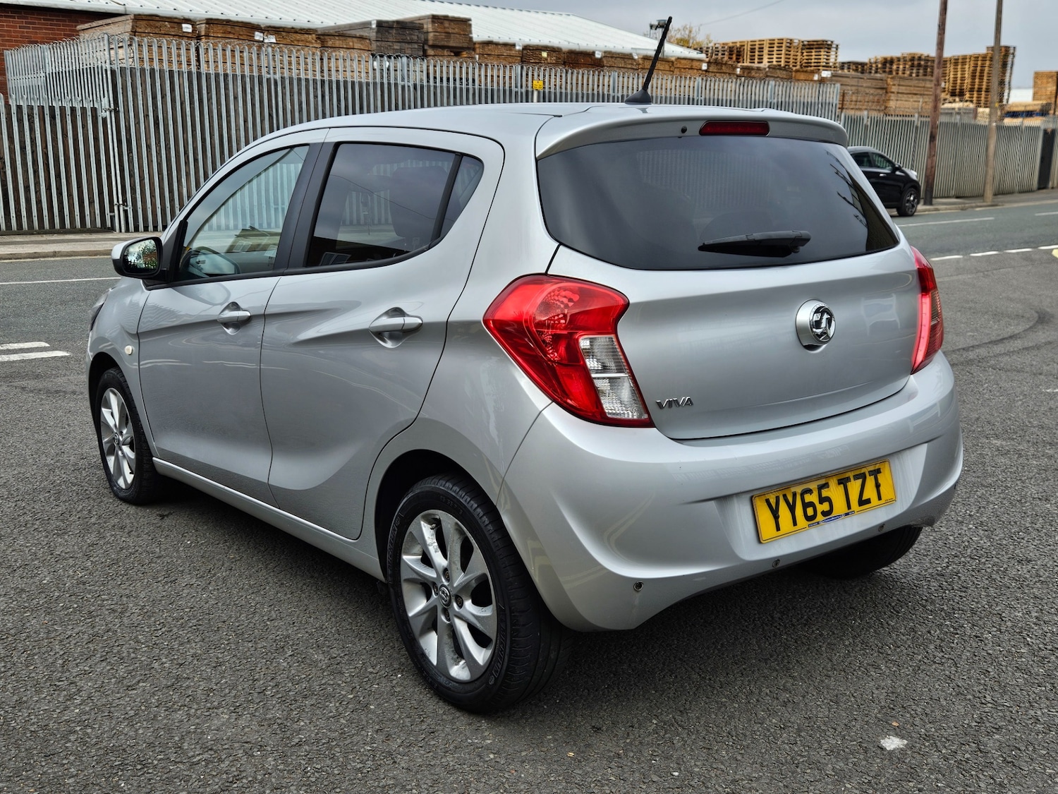 Used Vauxhall Viva 2015 for sale - 76248440: Photo 7