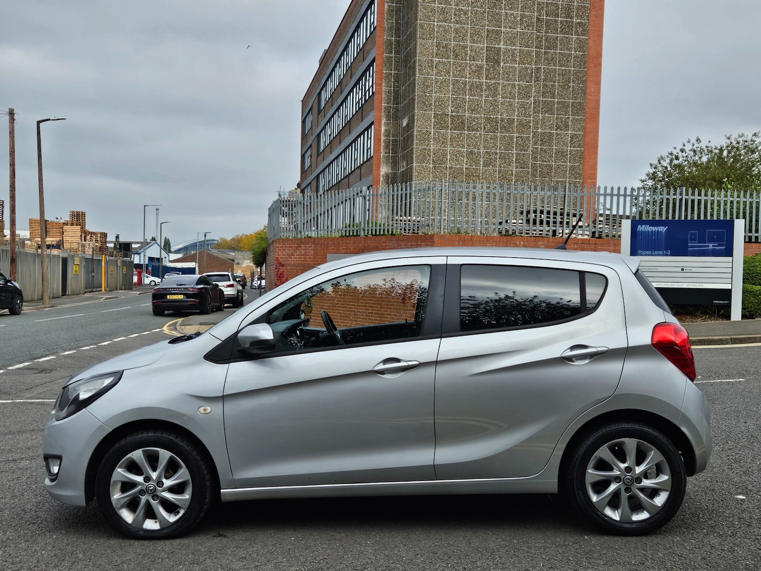 Used Vauxhall Viva 2015 for sale - 76248440: Photo 8
