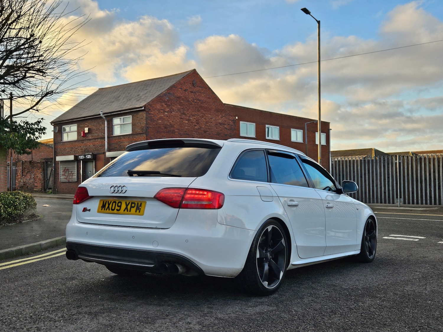 Used Audi A4 2009 for sale - 77121289: Photo 5