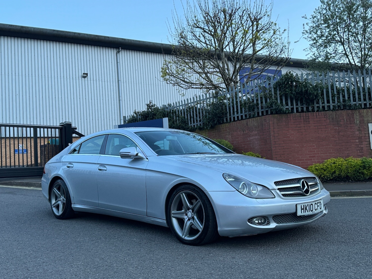 Used Mercedes-Benz CLS 2010 for sale - 78175932: Photo 2