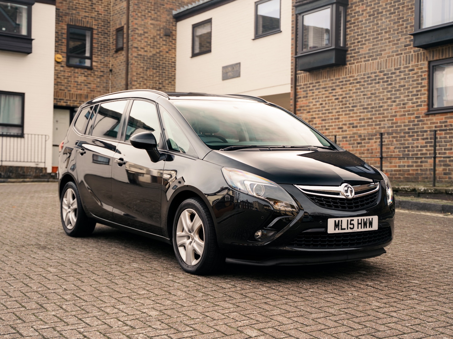 Used Vauxhall Zafira 2015 for sale - 77050775: Photo 2