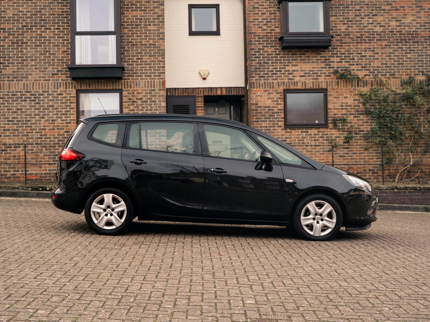 Used Vauxhall Zafira 2015 for sale - 77050775: Photo 8