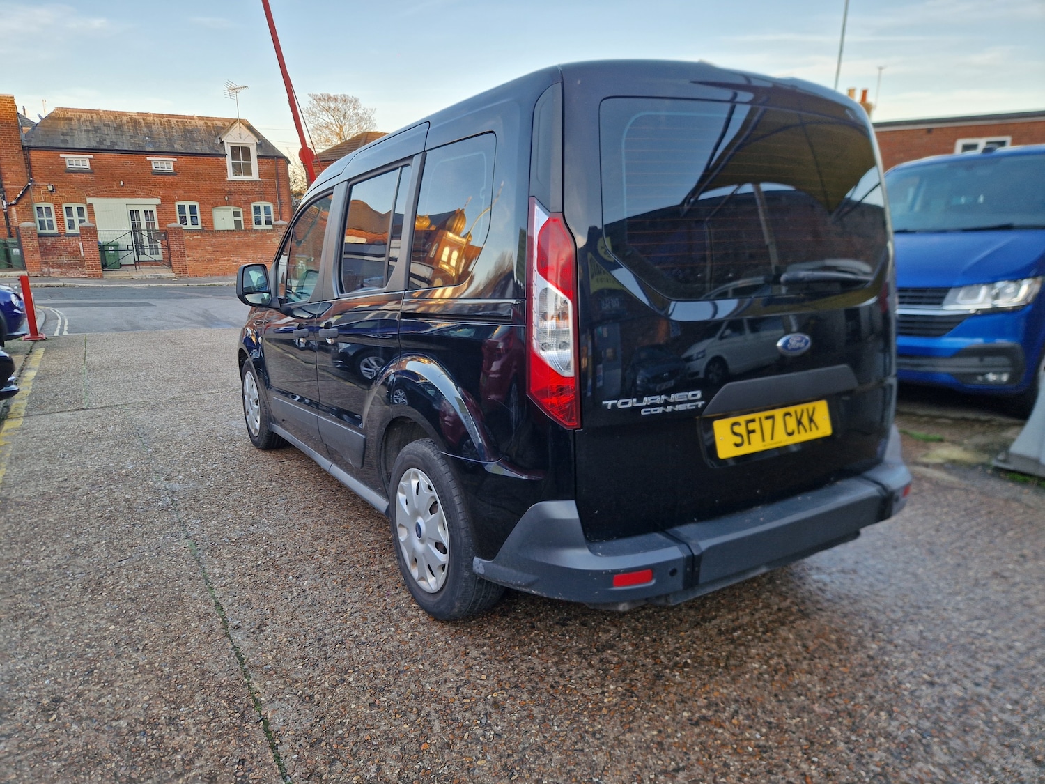 Used Ford Tourneo Connect 2017 for sale - 76653902: Photo 4