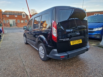 Used Ford Tourneo Connect 2017 for sale - 76653902: Photo