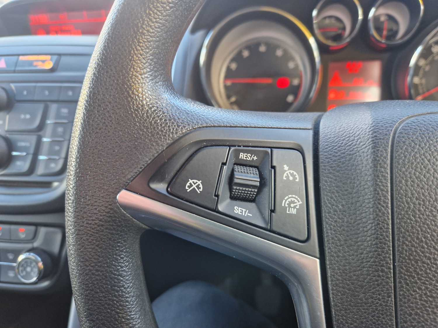 Used Vauxhall Zafira Tourer 2015 for sale - 76364414: Photo 15