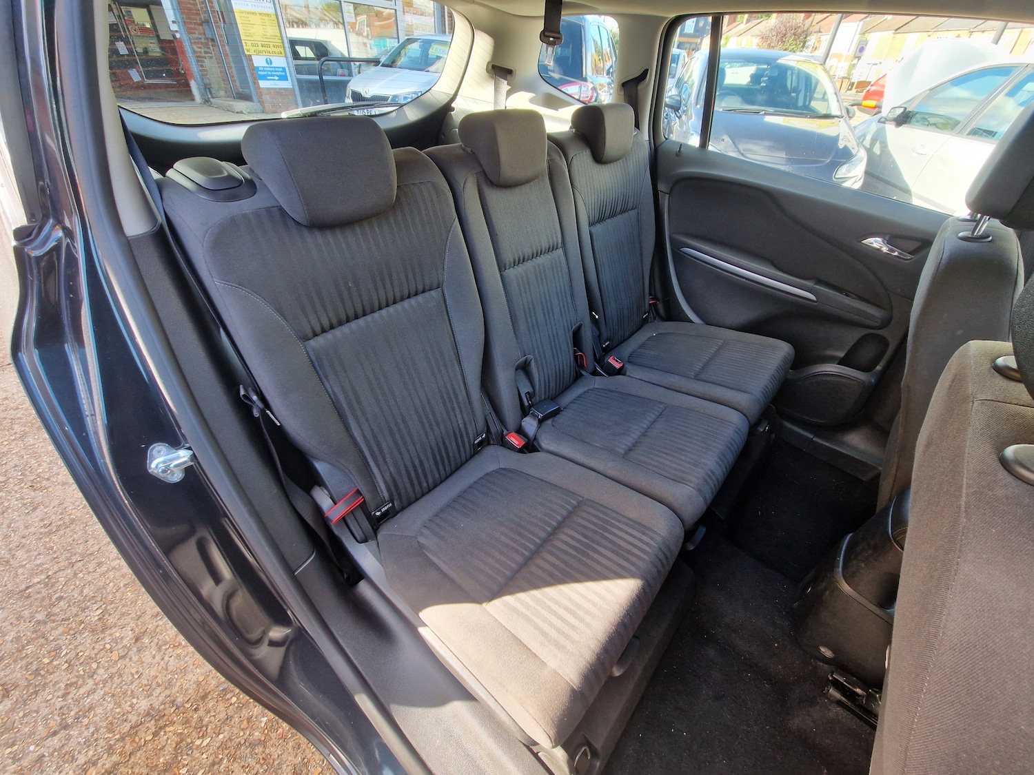 Used Vauxhall Zafira Tourer 2015 for sale - 76364414: Photo 8