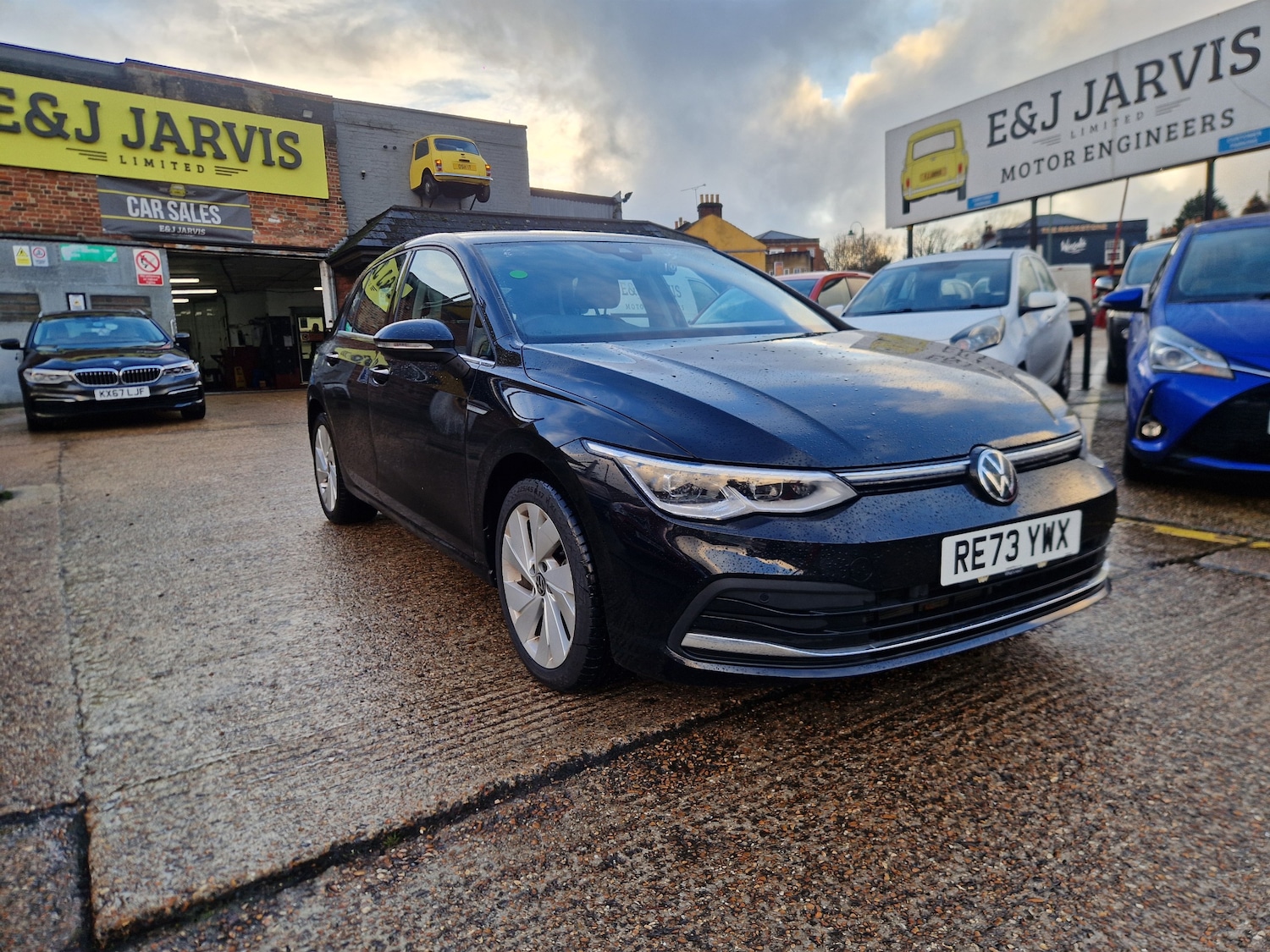 Used Volkswagen Golf 2023 for sale - 77297249: Photo 2