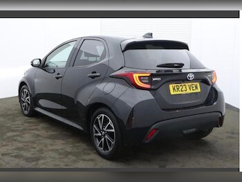 Used Toyota Yaris 2023 for sale - 77588684: Photo