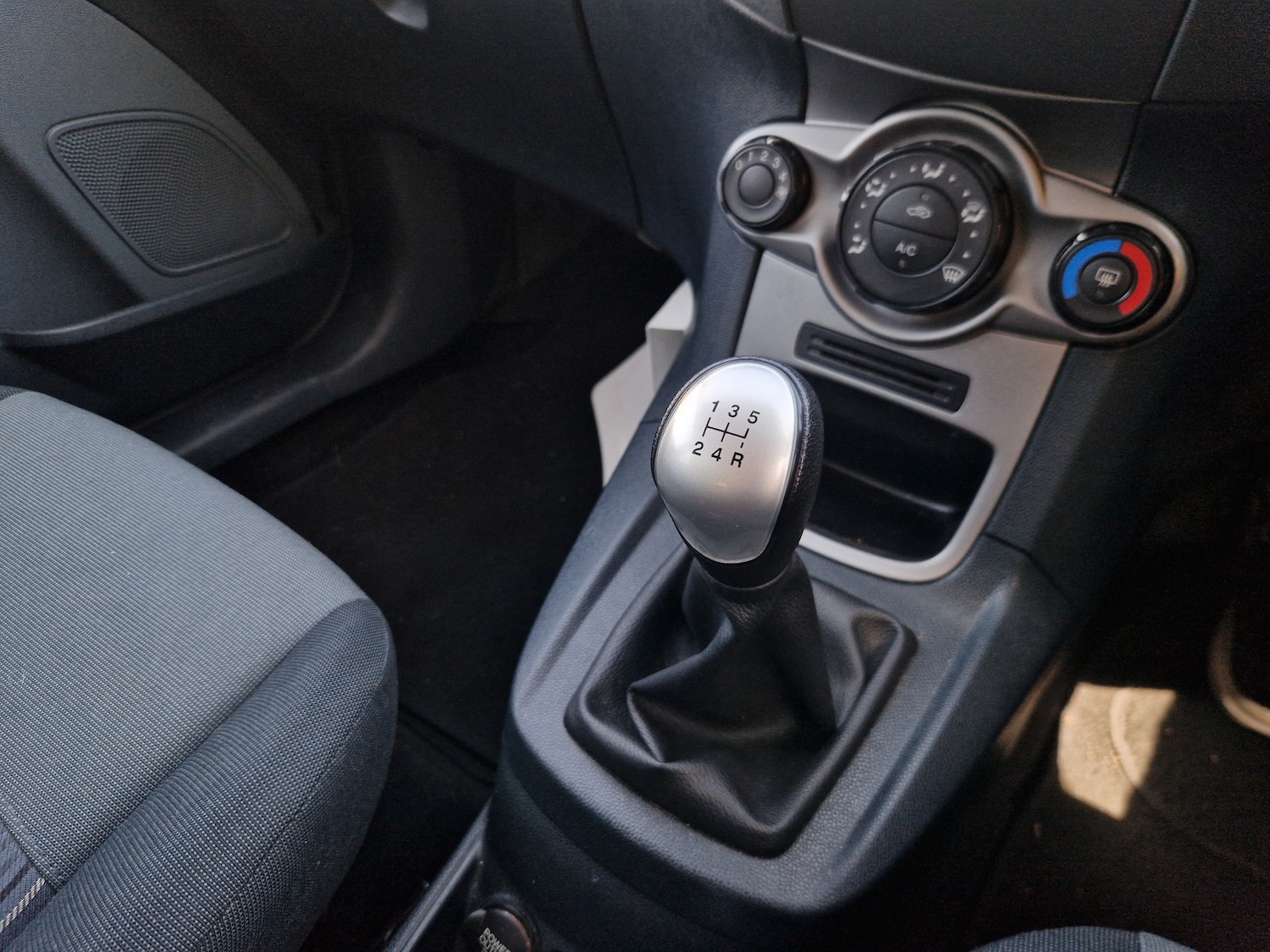 Used Ford Fiesta 2010 for sale - 78168304: Photo 8