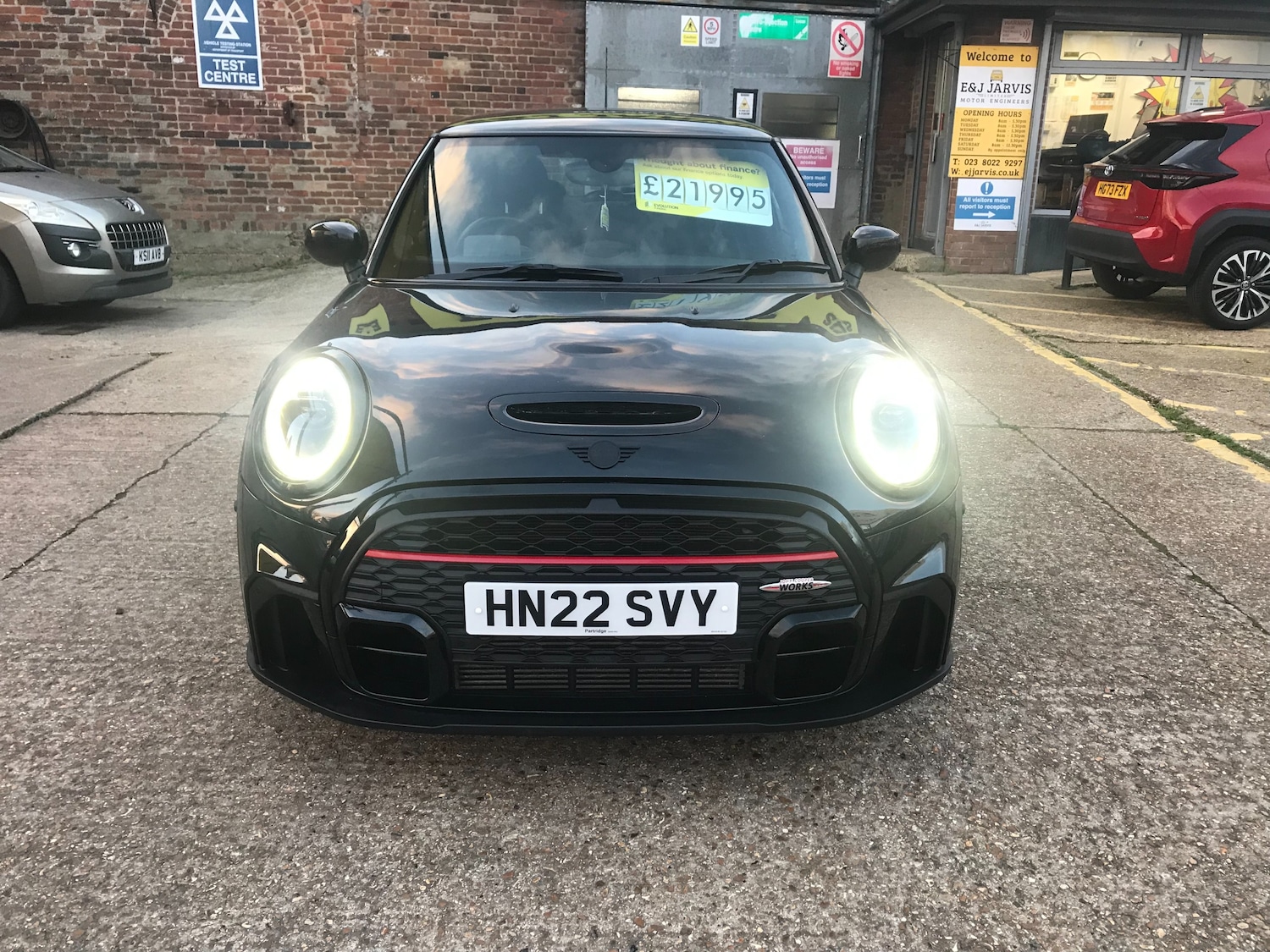 Used MINI Hatch 2022 for sale - 77050772: Photo 2