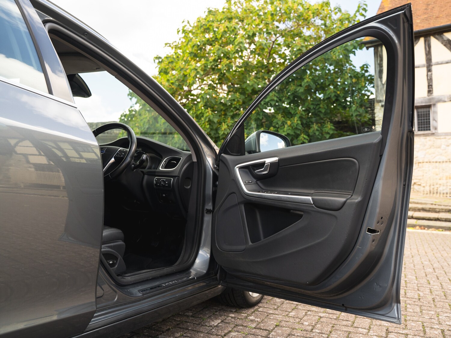 Used Volvo V60 2016 for sale - 76206638: Photo 36