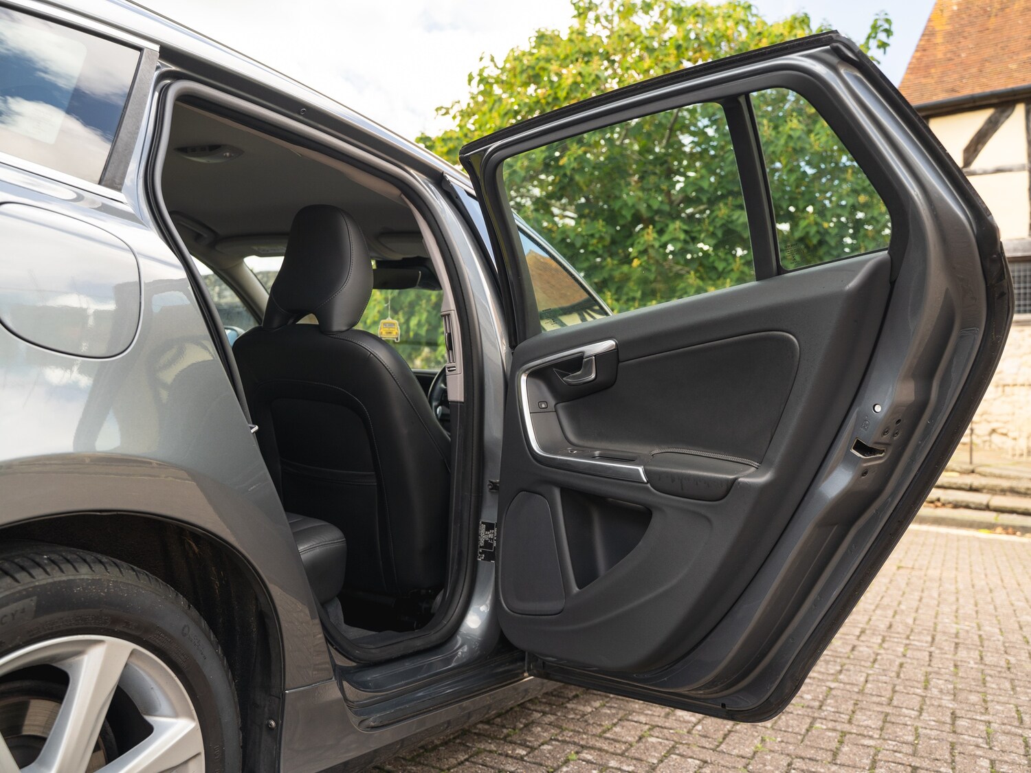 Used Volvo V60 2016 for sale - 76206638: Photo 38