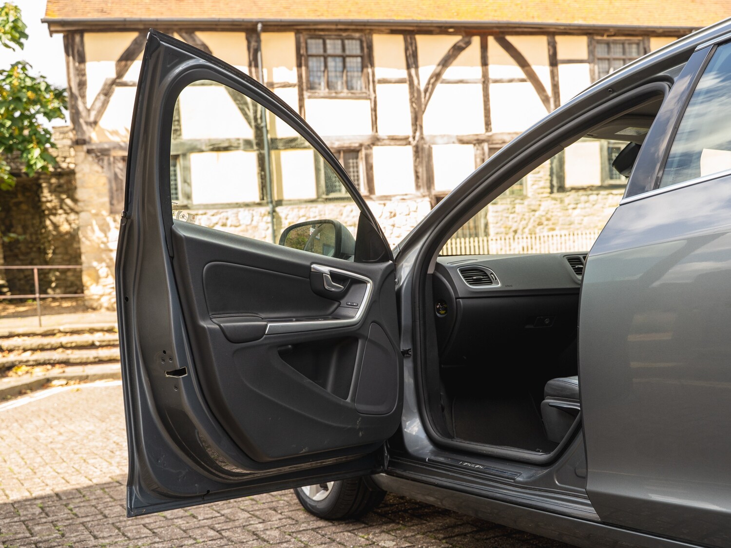 Used Volvo V60 2016 for sale - 76206638: Photo 39