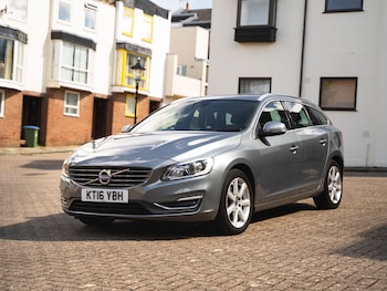Used Volvo V60 2016 for sale - 76206638: Photo