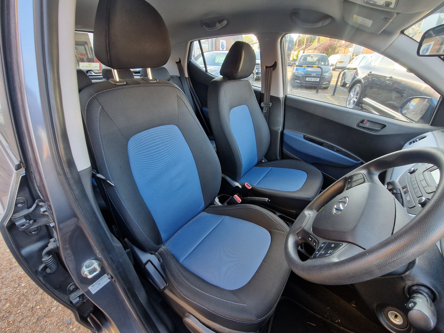 Used Hyundai i10 2016 for sale - 76395565: Photo 7